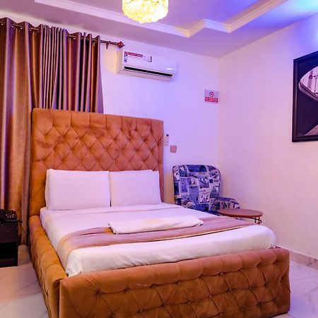 247 Luxury Hotel Lekki Luaran gambar