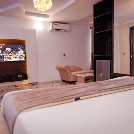 247 Luxury Hotel Lekki Luaran gambar