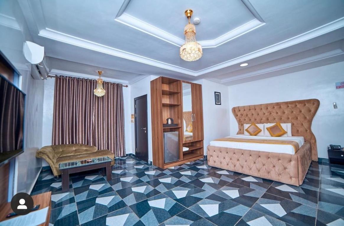 247 Luxury Hotel Lekki Luaran gambar