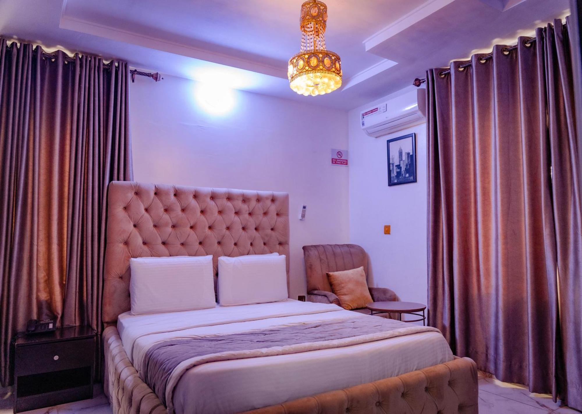 247 Luxury Hotel Lekki Luaran gambar