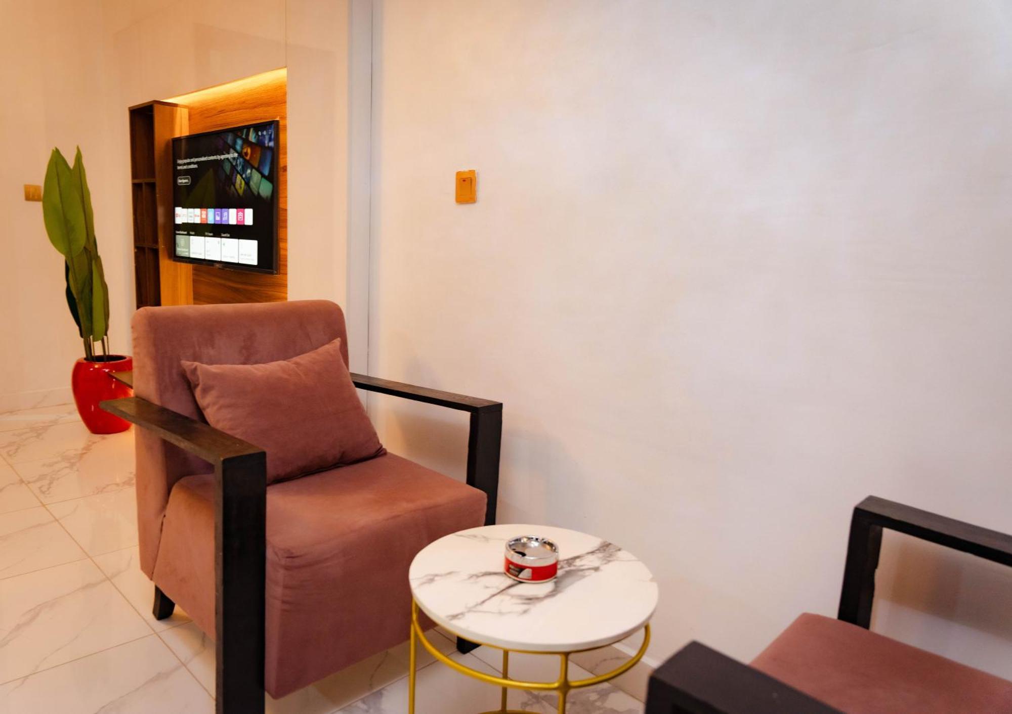 247 Luxury Hotel Lekki Luaran gambar