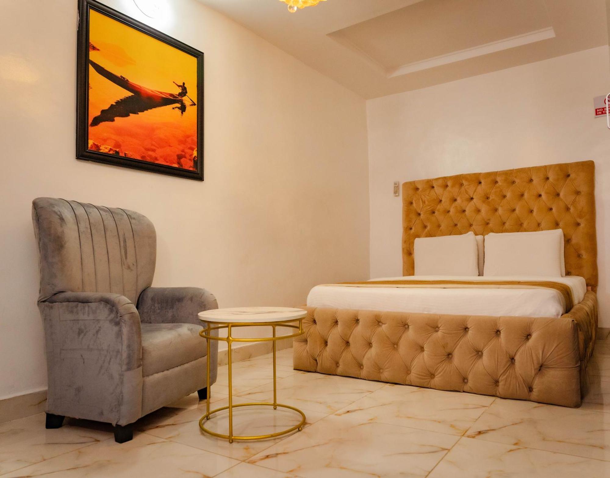 247 Luxury Hotel Lekki Luaran gambar