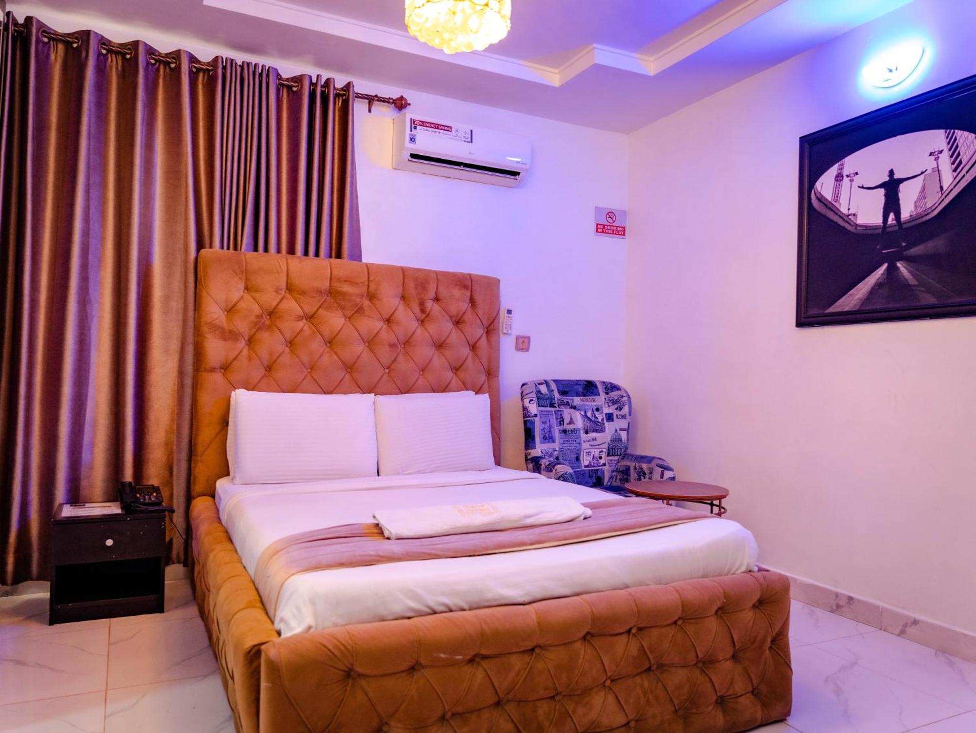 247 Luxury Hotel Lekki Luaran gambar