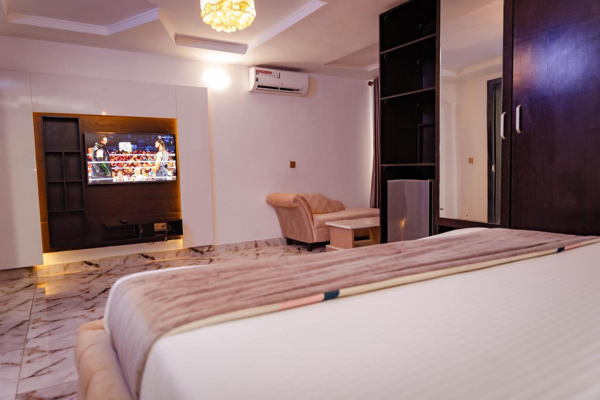 247 Luxury Hotel Lekki Luaran gambar