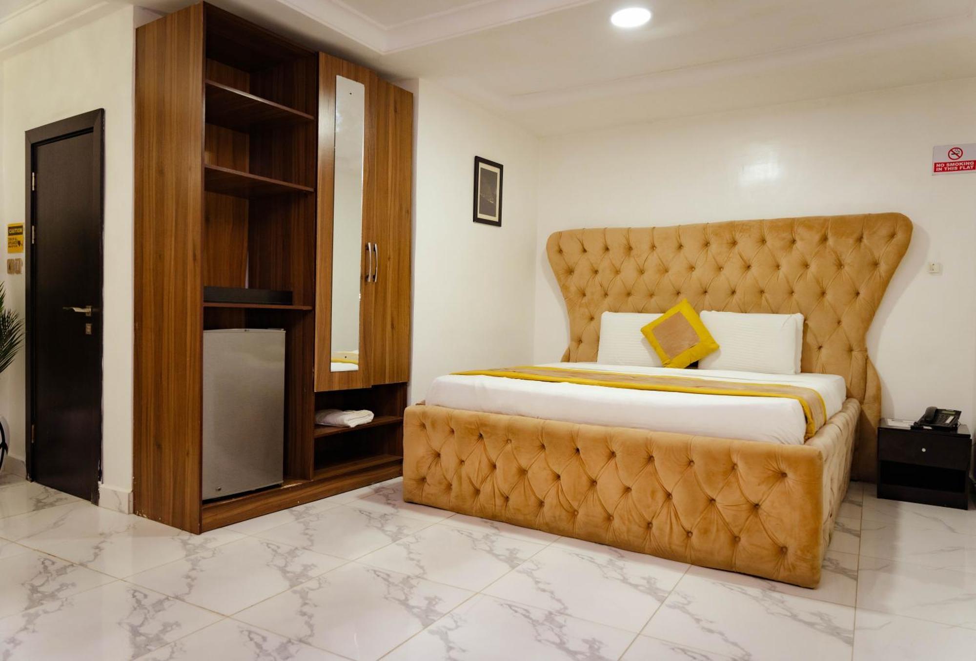 247 Luxury Hotel Lekki Luaran gambar