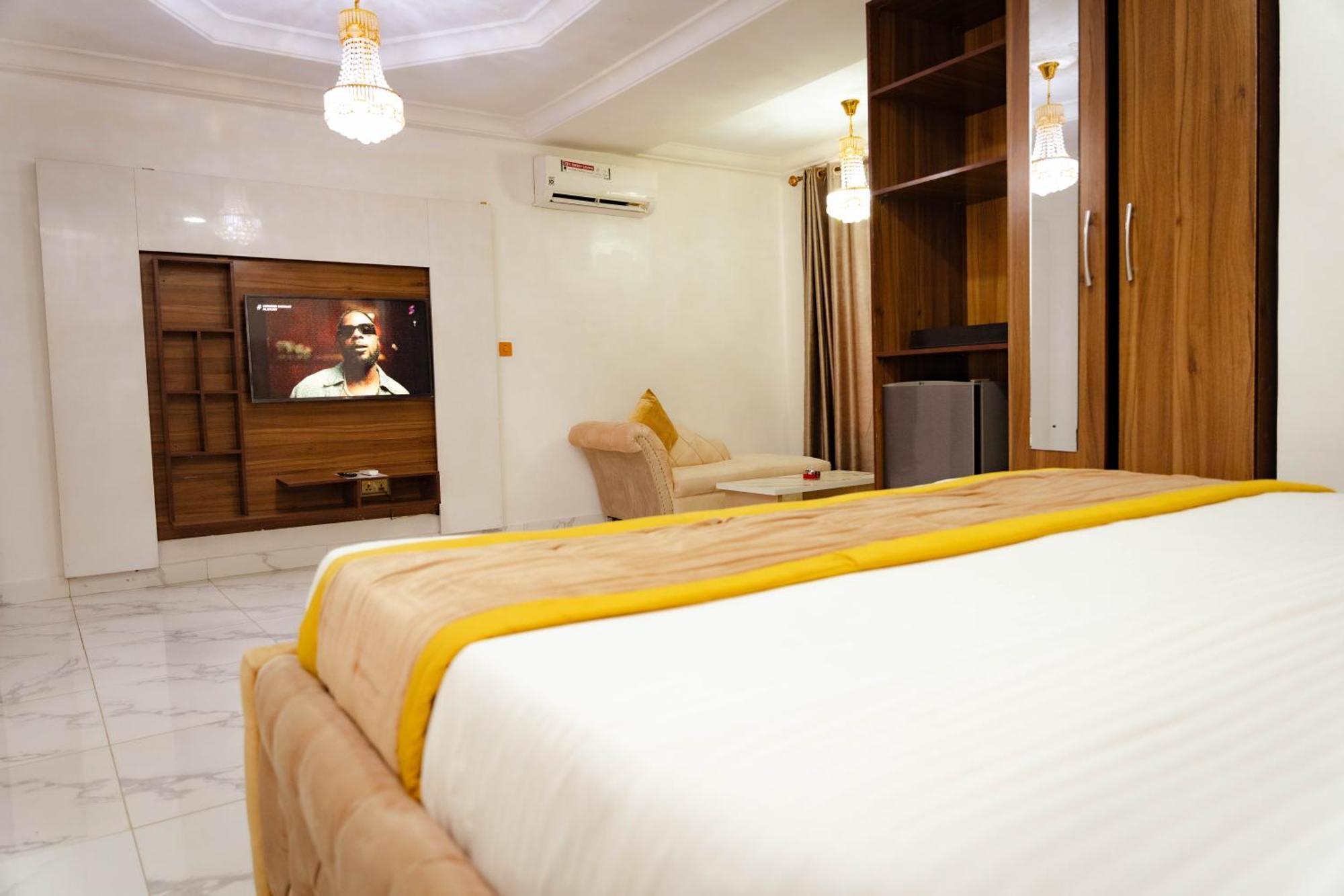 247 Luxury Hotel Lekki Luaran gambar