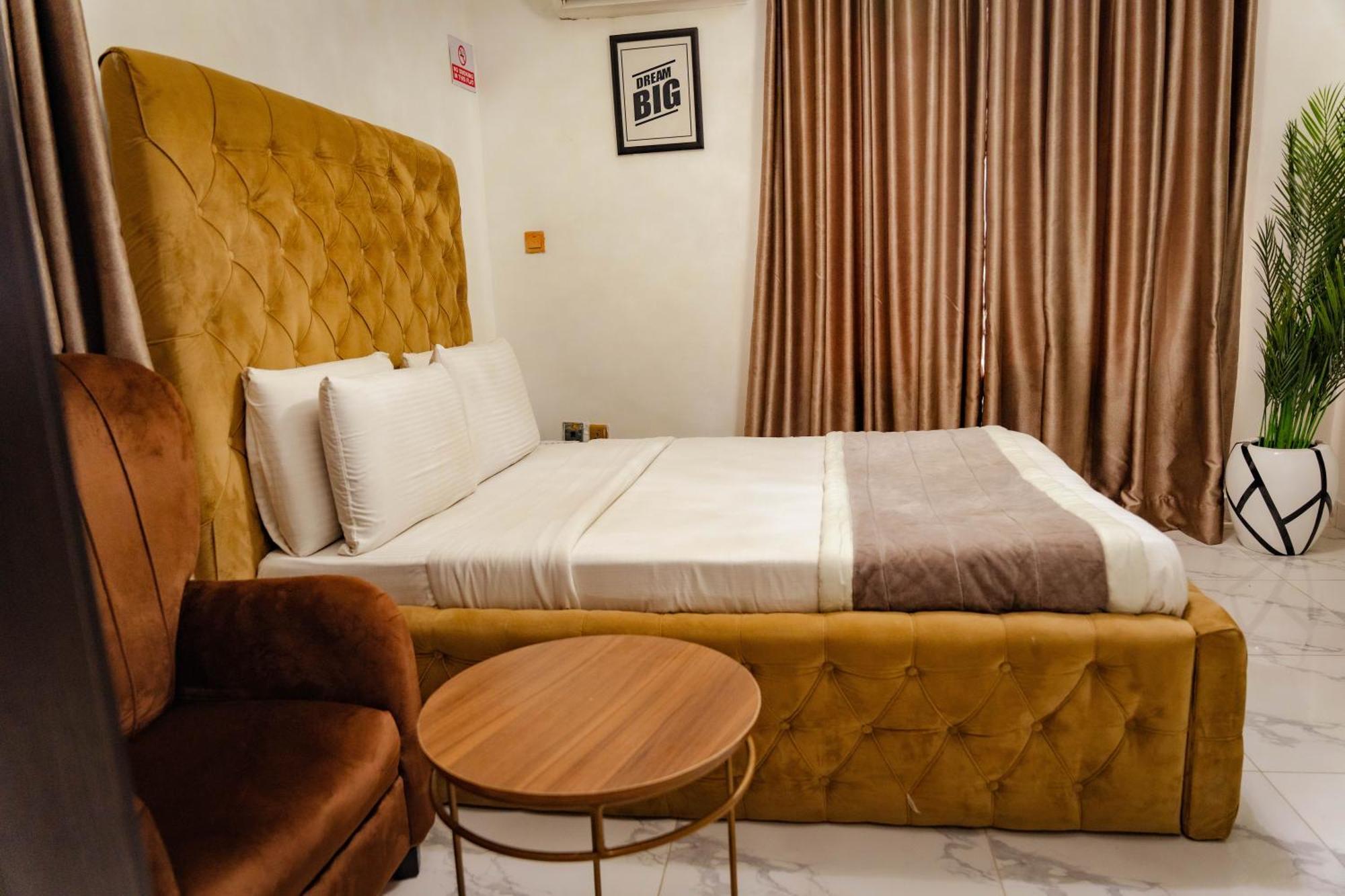 247 Luxury Hotel Lekki Luaran gambar