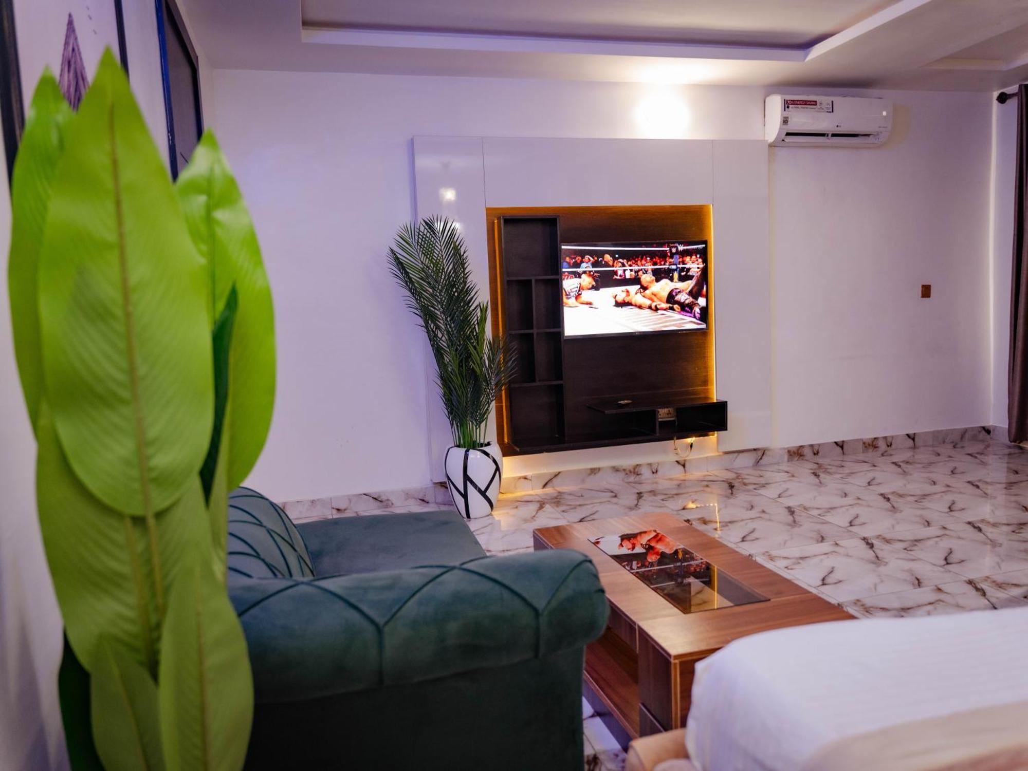 247 Luxury Hotel Lekki Luaran gambar