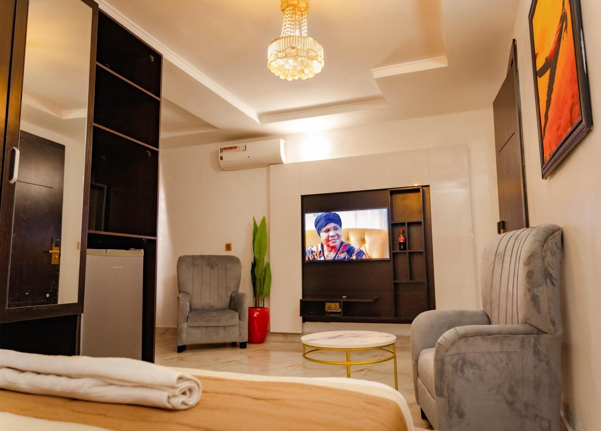 247 Luxury Hotel Lekki Luaran gambar