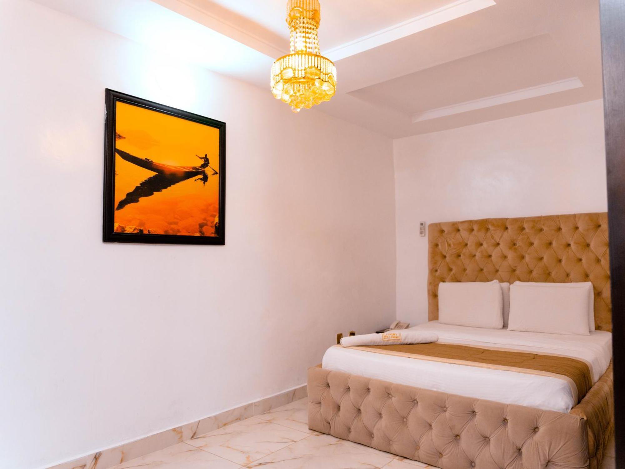 247 Luxury Hotel Lekki Luaran gambar