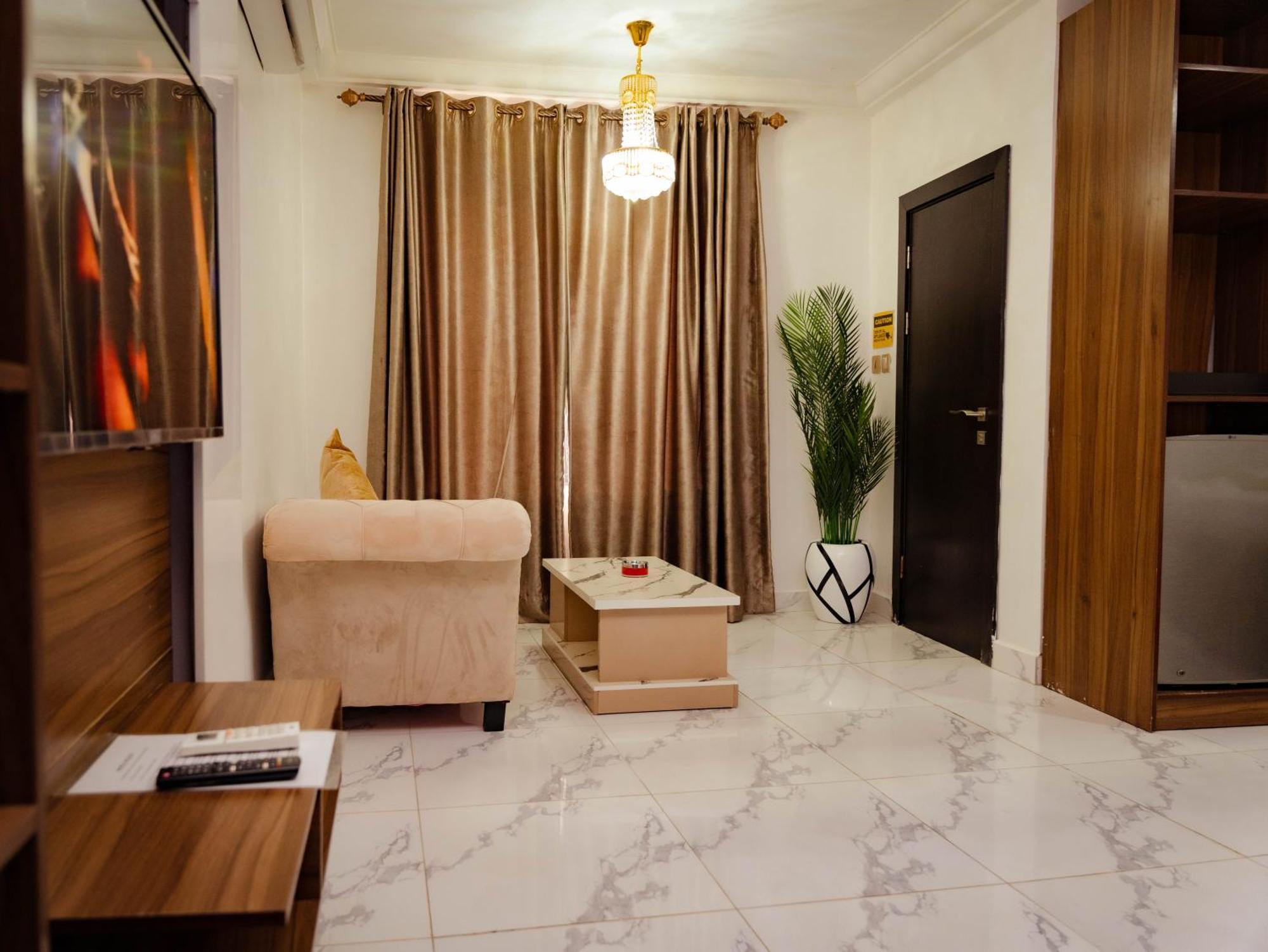 247 Luxury Hotel Lekki Luaran gambar